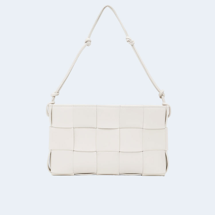 보테가 베네타 화이트 카세트 파우치 숄더백